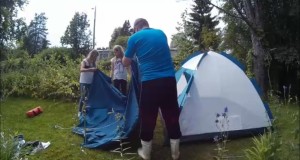 Teltan pystytys nopeutettuna – hiking tent erection of fast motion